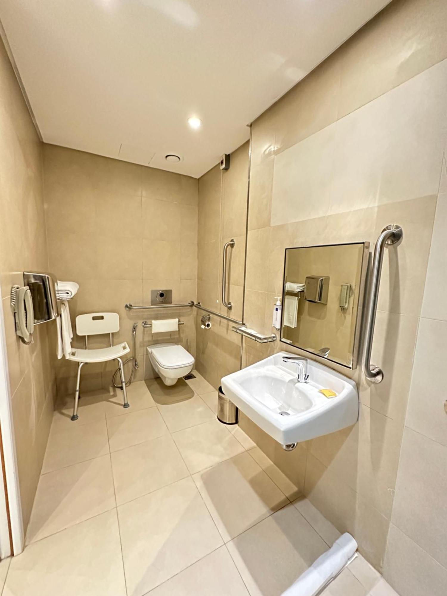 Centro Shaheen Jeddah By Rotana Экстерьер фото